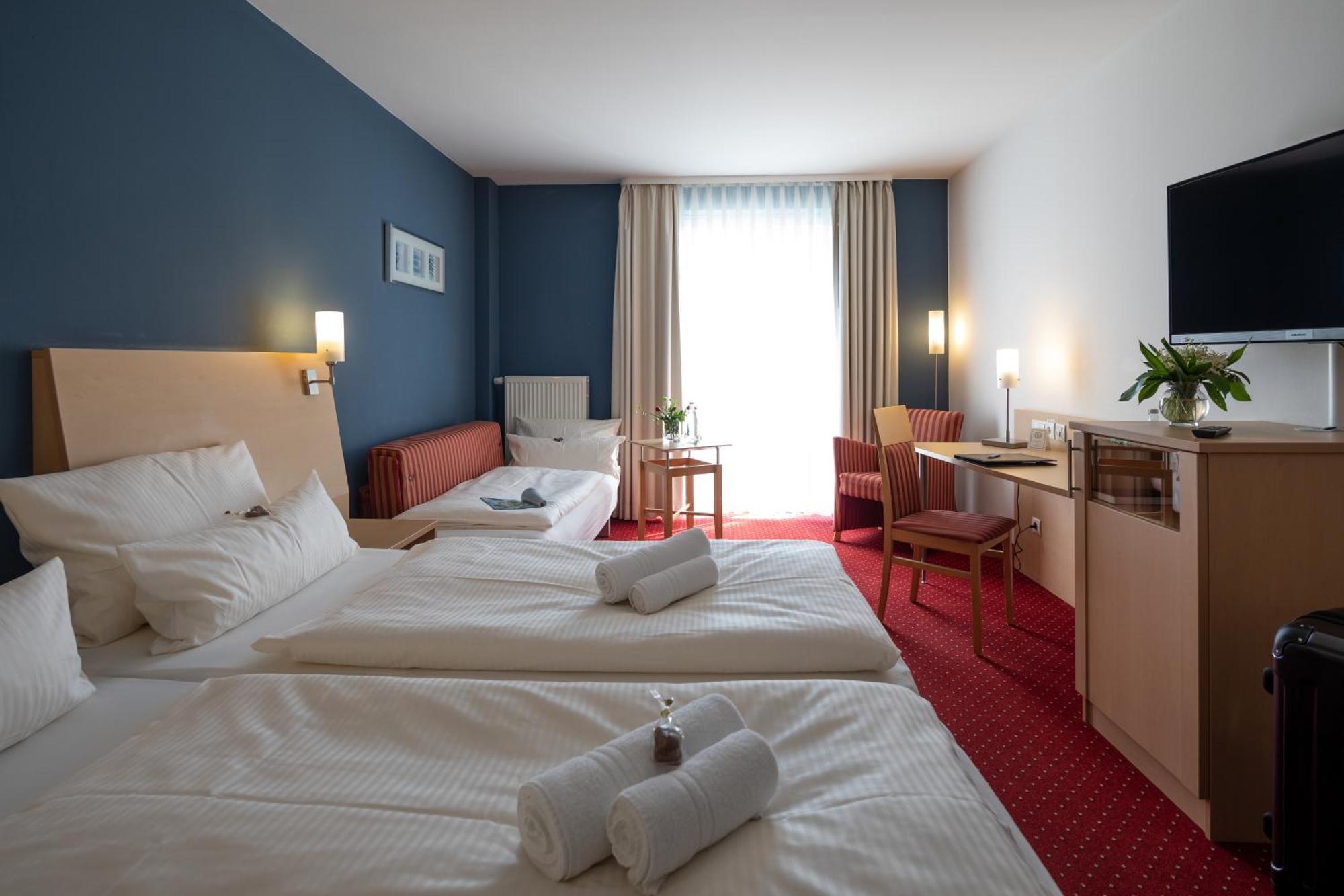 Hotel Mainpromenade ***S Karlstadt Bagian luar foto