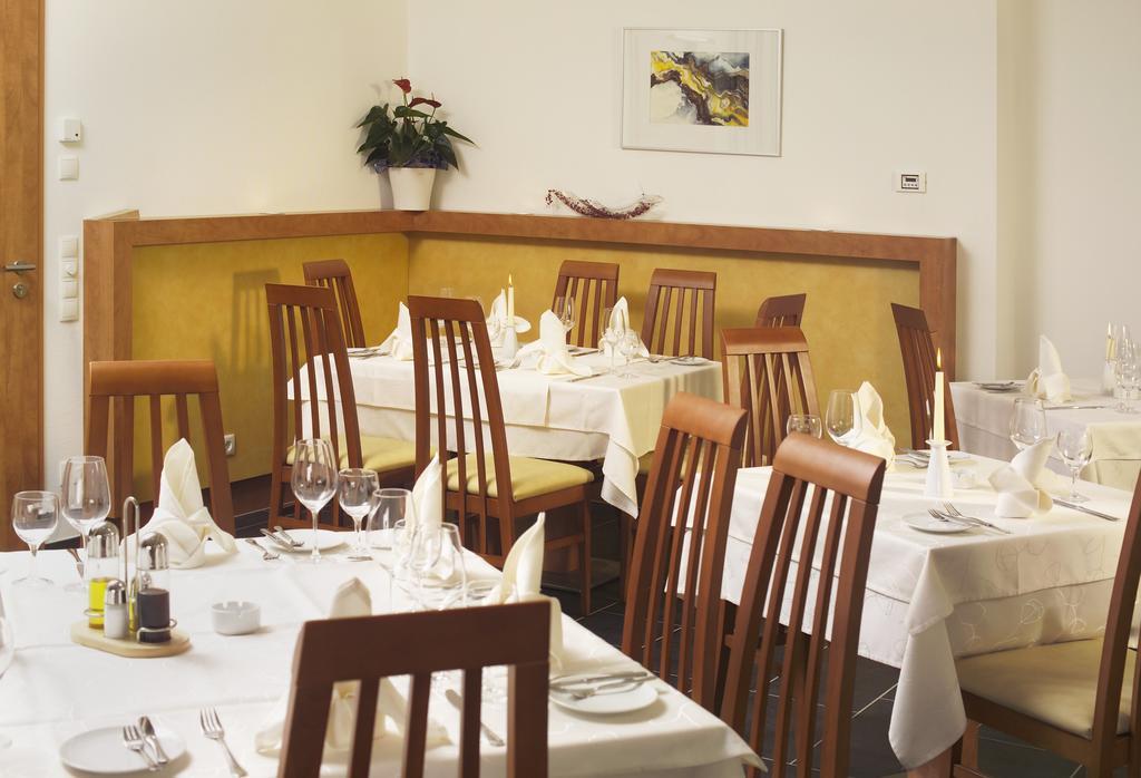 Hotel Mainpromenade ***S Karlstadt Bagian luar foto